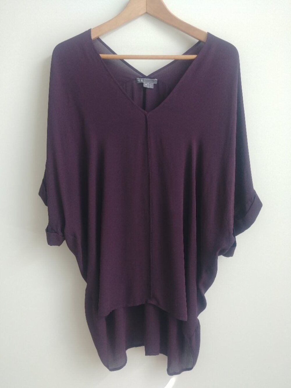 Vince 100% silk Medium cuffed dolman sleeve blouse top V neck maroon dark purple